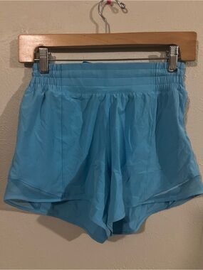 Lululemon size 4 Hotty Hot High-Rise Short 2.5" no Liner